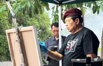 SBY Lukis Bengawan Solo di Jebres, Diiringi Lagu Koes Plus