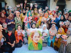 Semangat Kartini Hidup di Pasar Gede Solo: Kursi Taman Diresmikan, Buruh Gendong Dapat Buket Bunga