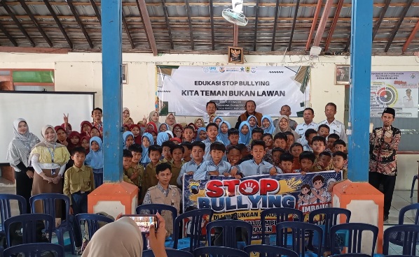 KKN UNS dan Pemdes Krikilan Edukasi Stop Bullying, Ratusan Siswa Diajak Jadi Teman Bukan Lawan