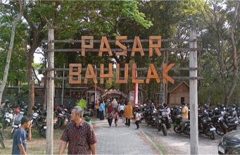 Ribuan Wisatawan Serbu Pasar Bahulak Sragen, Sensasi Belanja Pakai Keping Bathok Jadi Daya Tarik