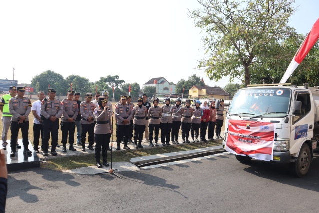 Sumur Warga Mulai Mengering, Polres Sragen Bergerak Kirim Air Bersih ke 5 Kecamatan
